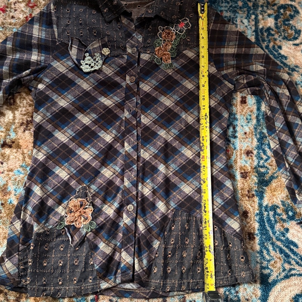 Simply Couture flannel Textured long shirt - Picture 8 of 9